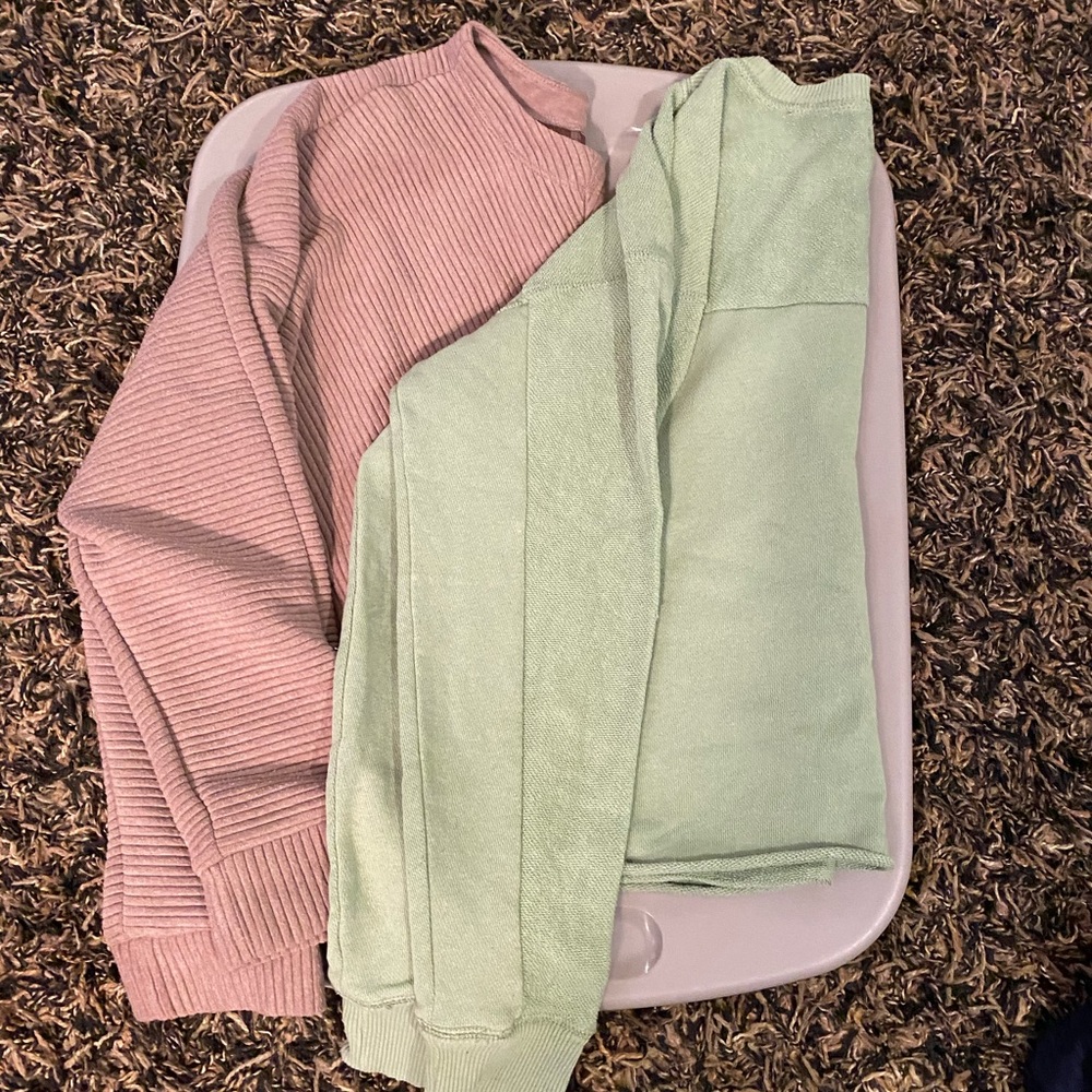 Crewneck bundle of 2